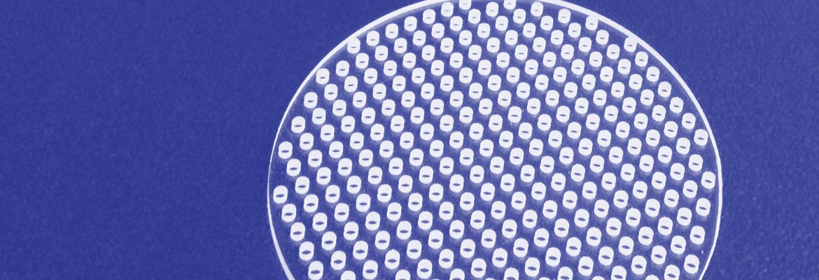 Stiefelmayer-Contento Glasverarbeitung - Laserbohren von Flachglas